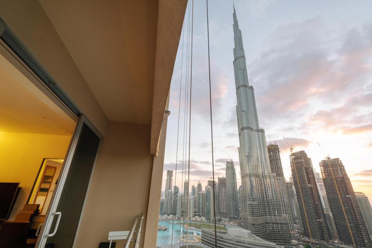 Luxury At Mall Apartment Dubai
